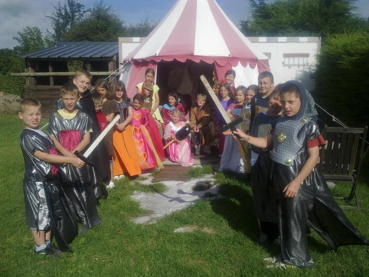 Ecuries Leseigneur - Camping Insolites Bolleville  المظهر الخارجي الصورة